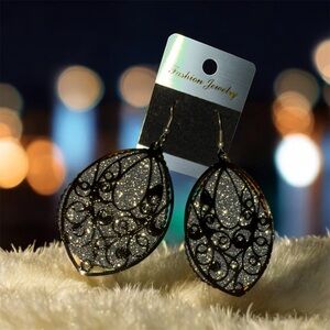 Fashion Jewelry Black and Silver Filigree Earrings